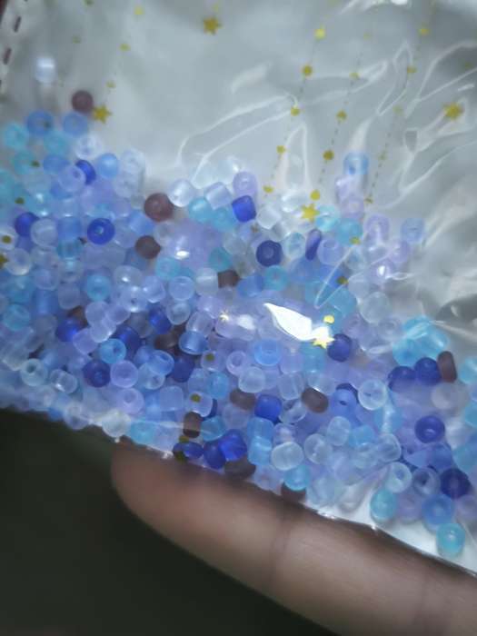 Фотография покупателя товара Бисер стекло 8/0 «Матовый полупрозрачный. Меланж голубой», 10 г - Фото 9