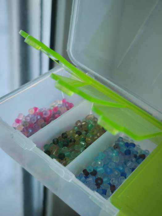 Фотография покупателя товара Бисер стекло 8/0 «Матовый полупрозрачный. Меланж голубой», 10 г - Фото 8