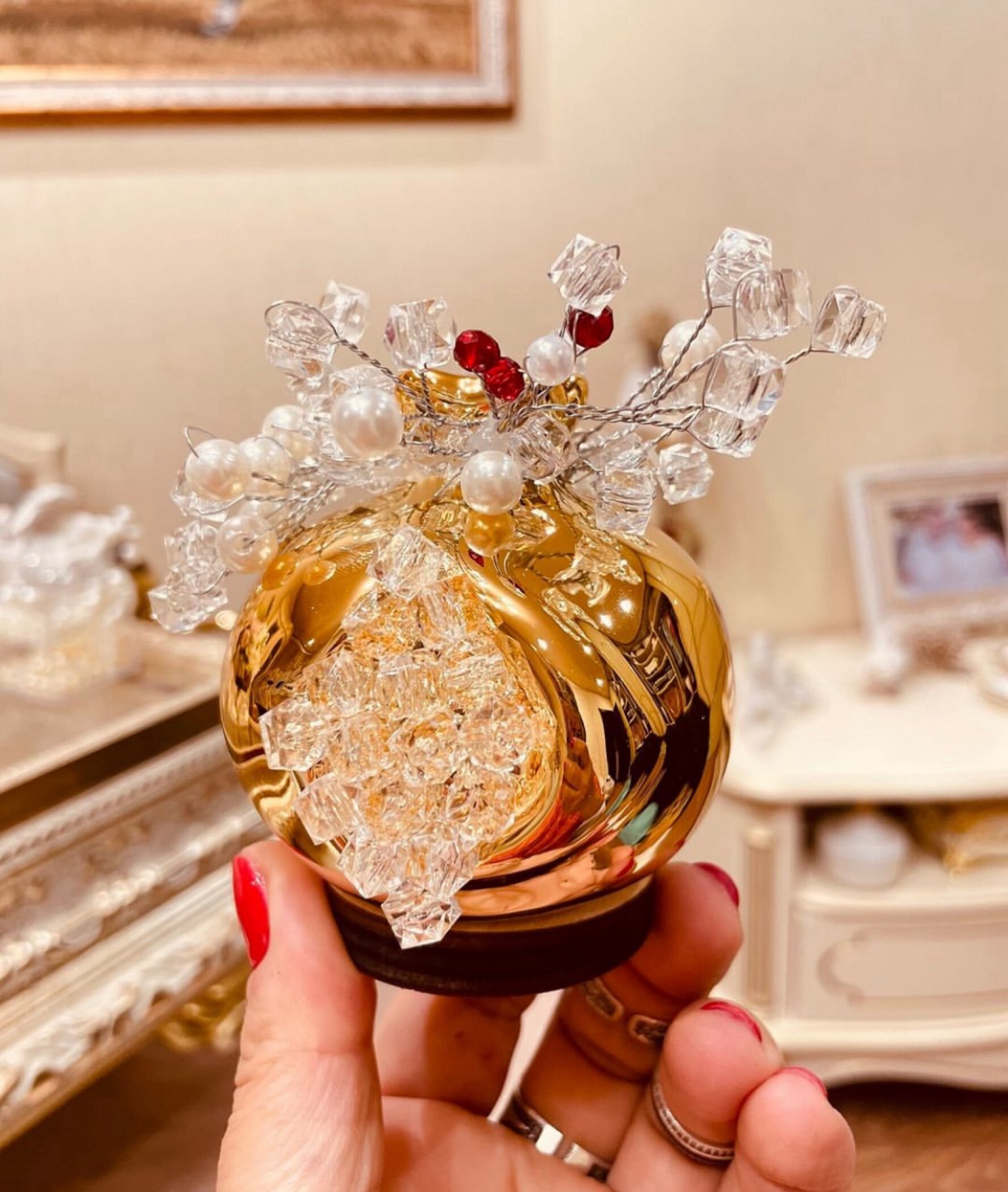 Фотография покупателя товара Фигурка керамика «Гранат с зёрнами», под золото, 7×6.5×6.5 см - Фото 7