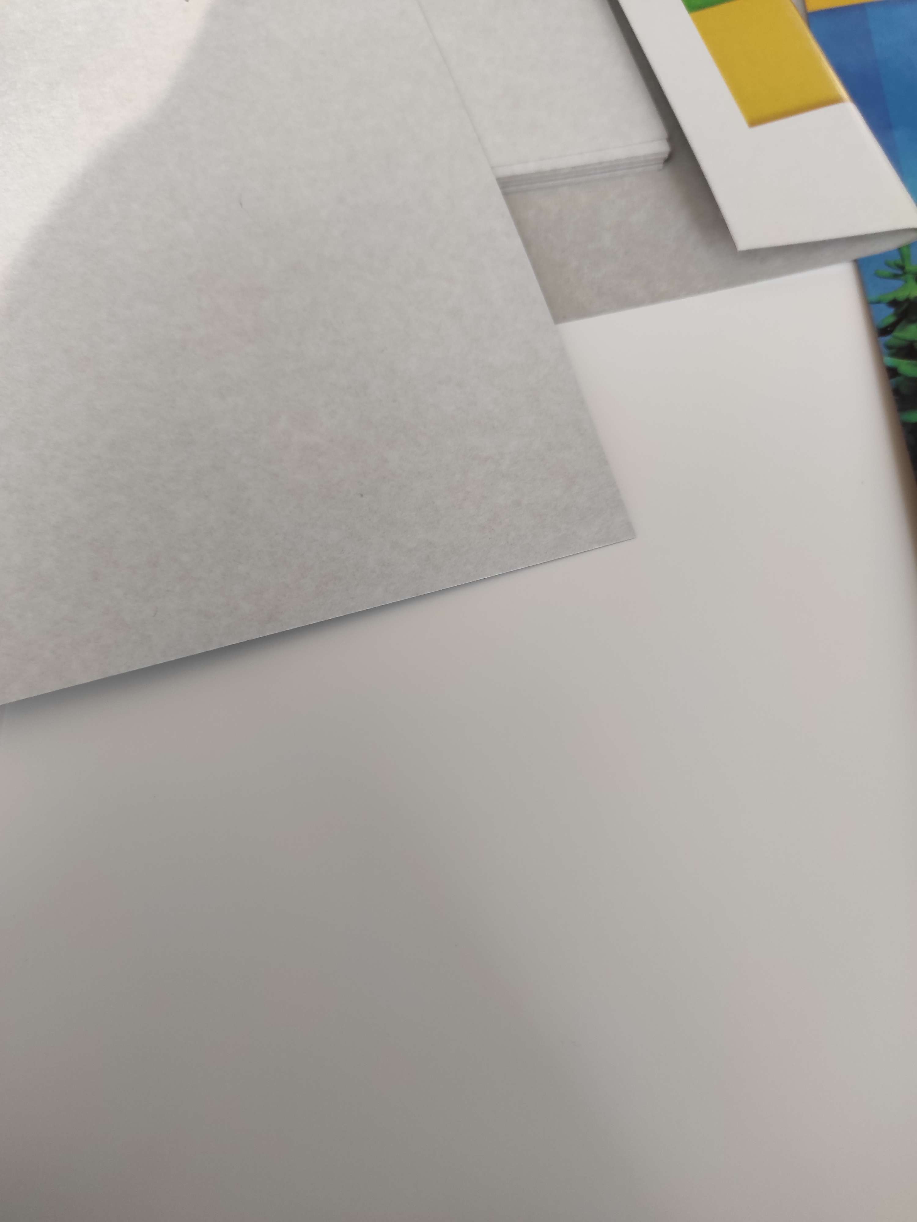 Фотография покупателя товара Картон белый, А4, 8 листов, мелованный, двусторонний, в папке, 230, г/м², Смешарики - Фото 3