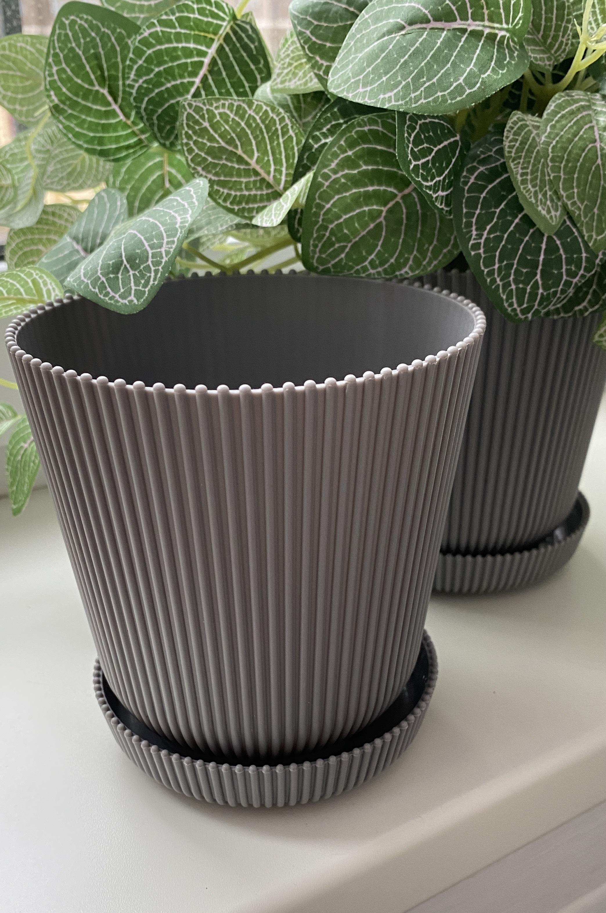 Фотография покупателя товара Горшок для цветов с поддоном, 12×11.5 см, пластиковый, серый - Фото 5