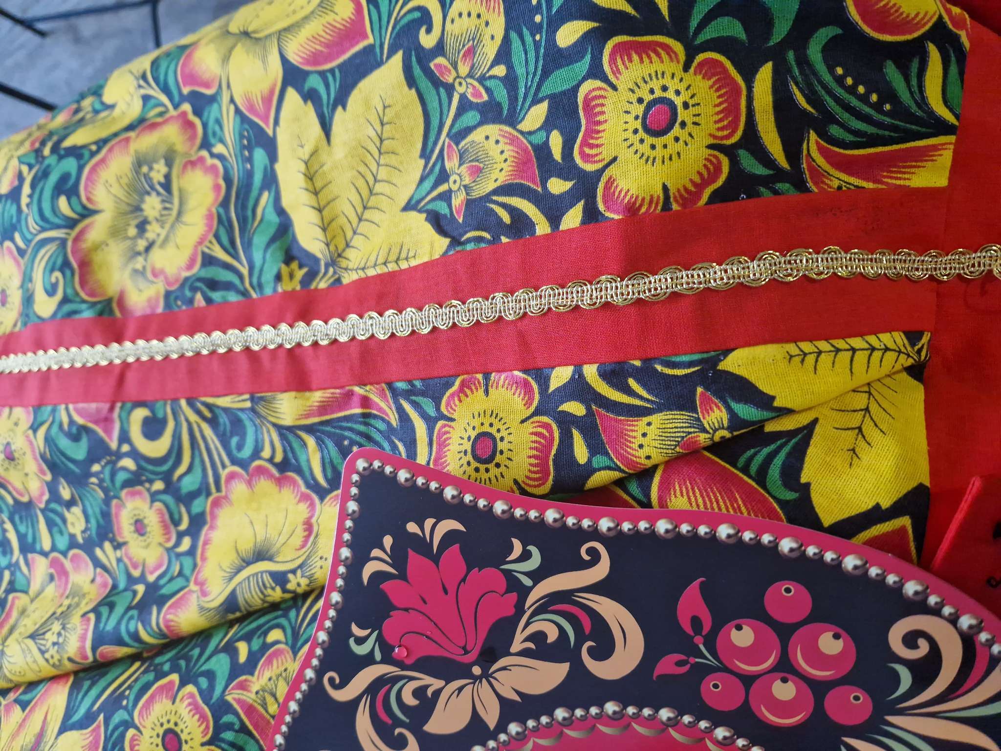 Фотография покупателя товара Тесьма декоративная «Волна», 9 мм, 10 ± 1 м, цвет золотой - Фото 2