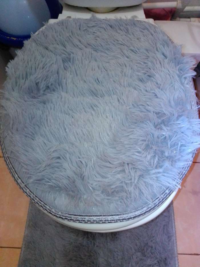 Фотография покупателя товара Набор ковриков для ванной и туалета Доляна «Пушистик», 3 шт, 40×44, 40×50, 50×80 см, цвет серый