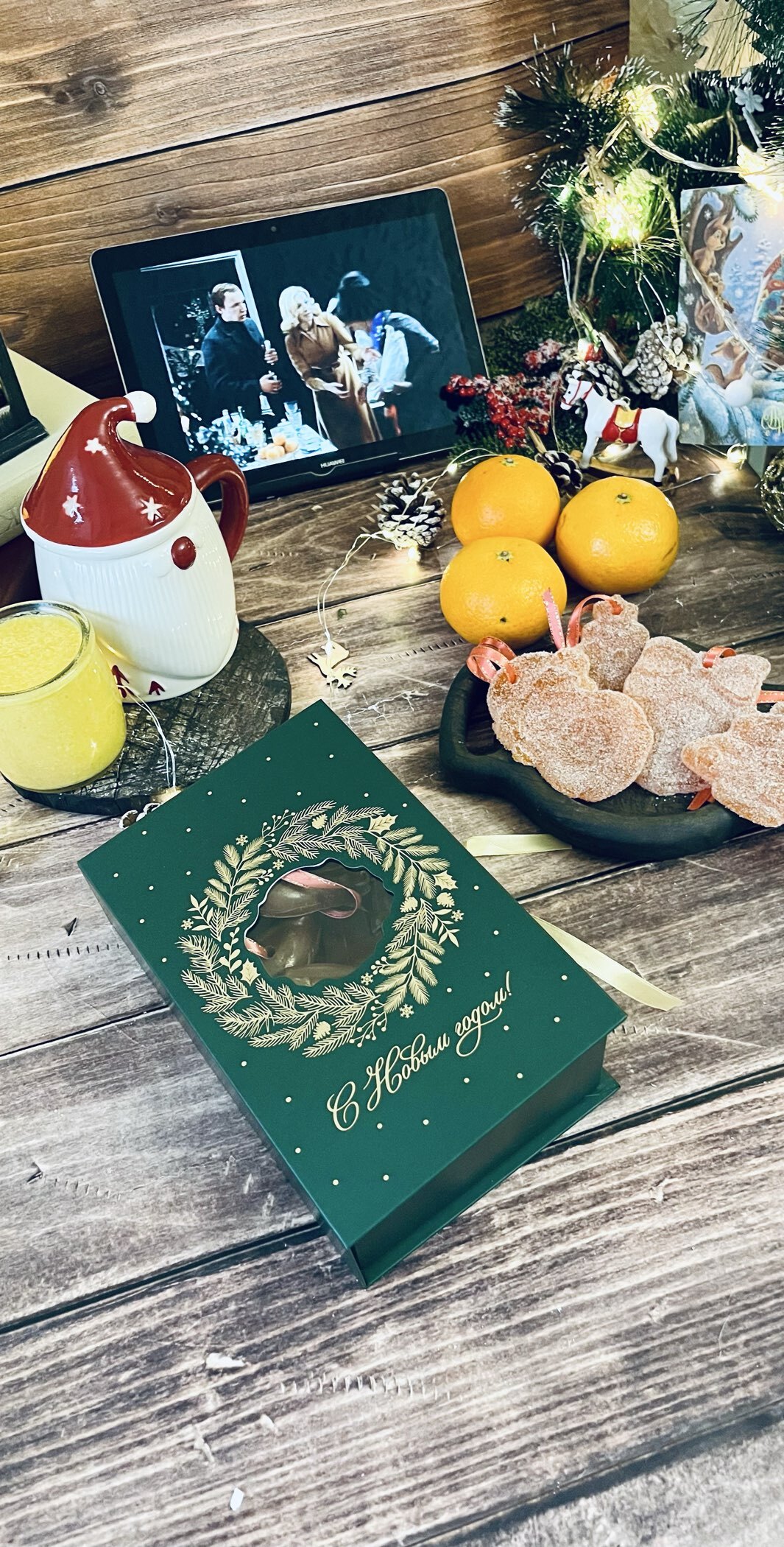 Фотография покупателя товара Коробка‒книга «Новогодний венок», 20 х 12.5 х 5 см - Фото 1
