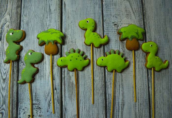 Фотография покупателя товара Формы для печенья Доляна «Хищные динозавры», набор 8 шт., пластик, белые - Фото 1