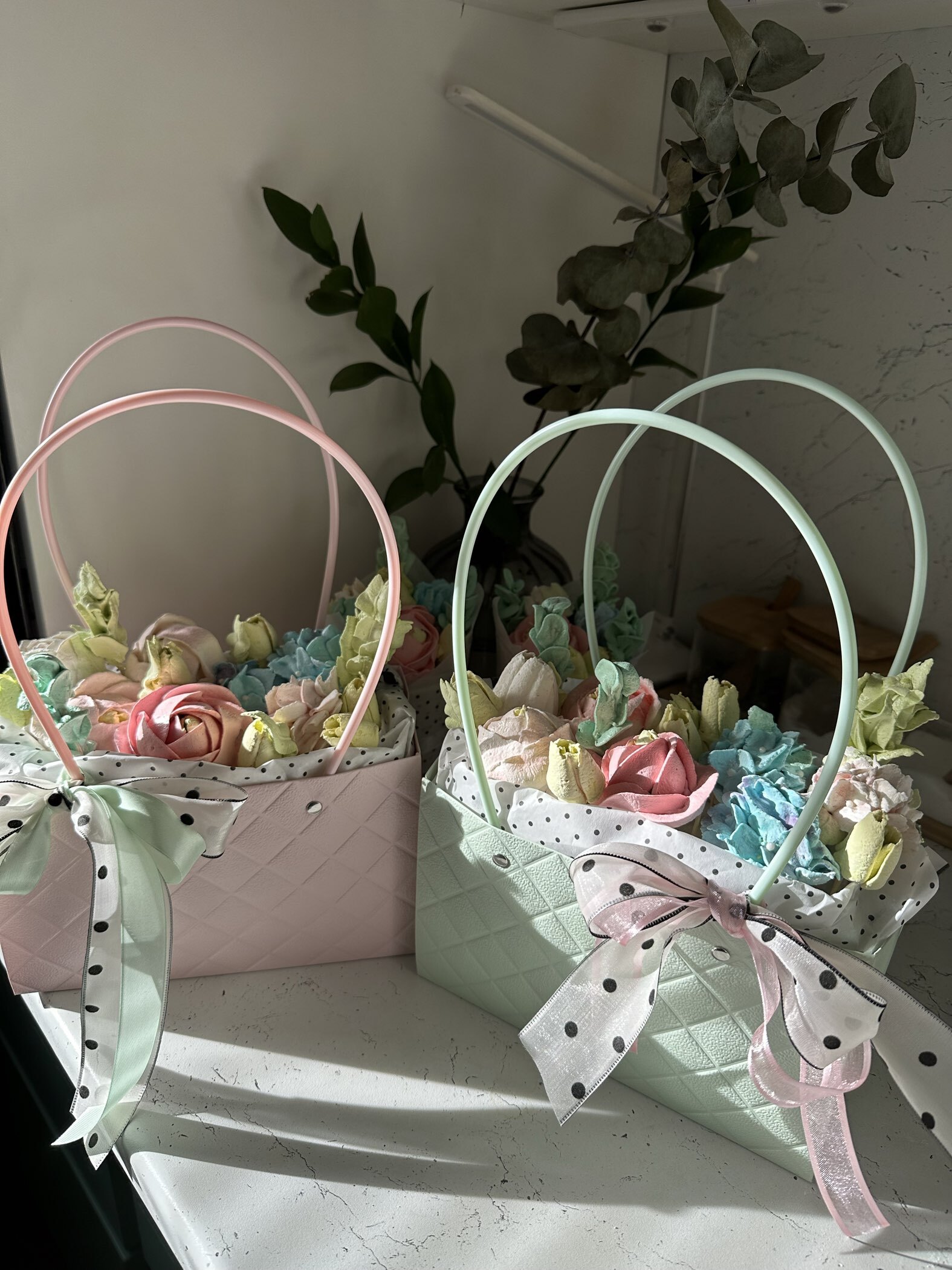 Фотография покупателя товара Лента капроновая «Сердечки», с рисунком, 38 мм×9.1±0.5 м, бежевая, чёрная - Фото 3