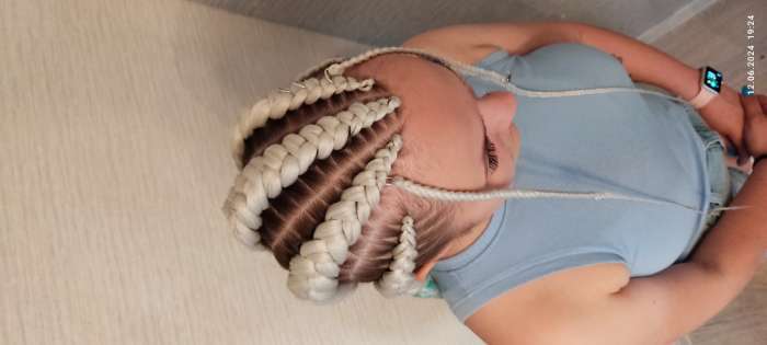 Фотография покупателя товара SIM-BRAIDS Канекалон однотонный, гофрированный, 65 см, 90 г, блонд(#613) - Фото 3
