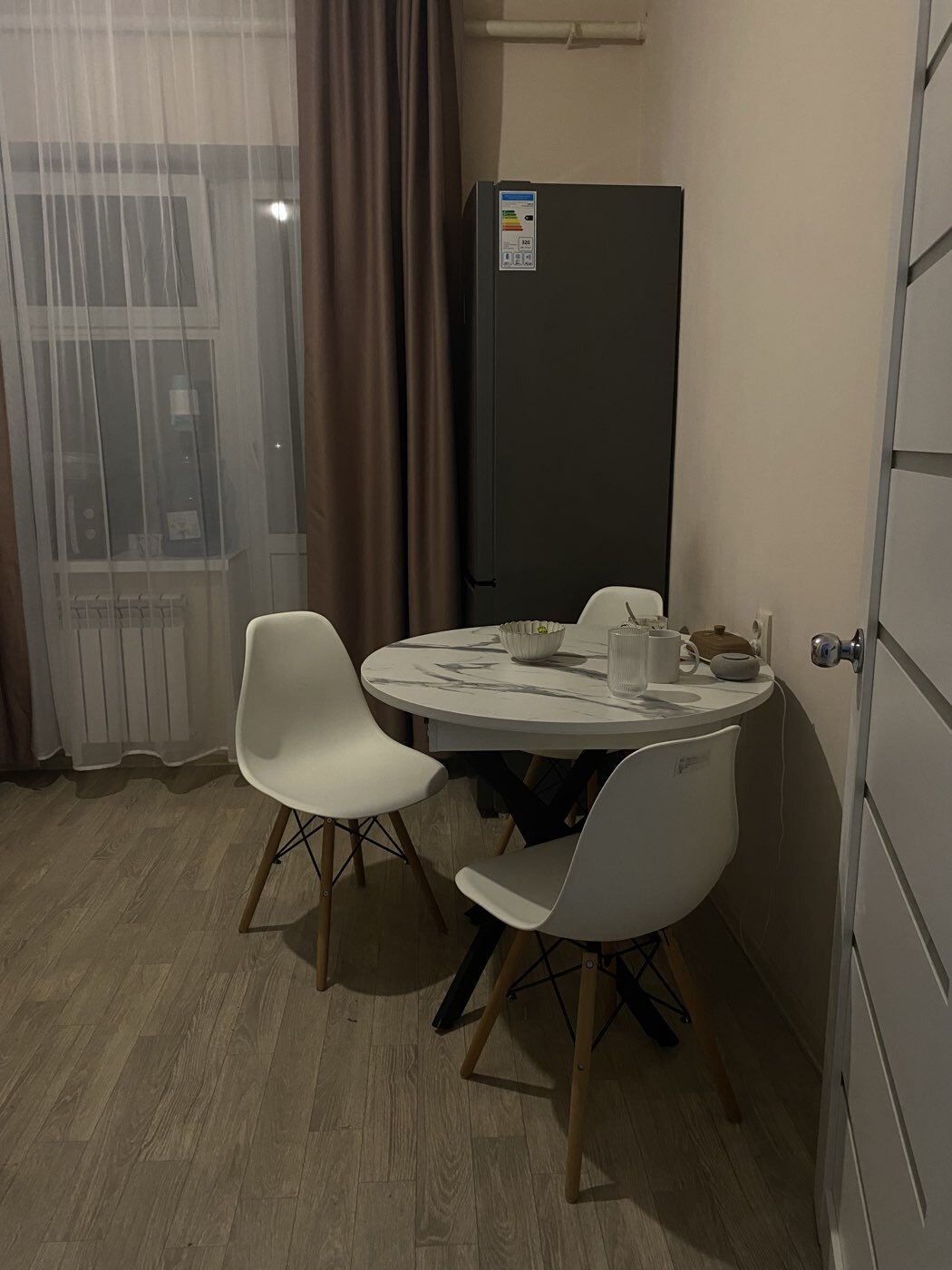 Фотография покупателя товара Стул Eames HYH – A304, с деревянными ножками, с спинкой, цвет белый - Фото 7