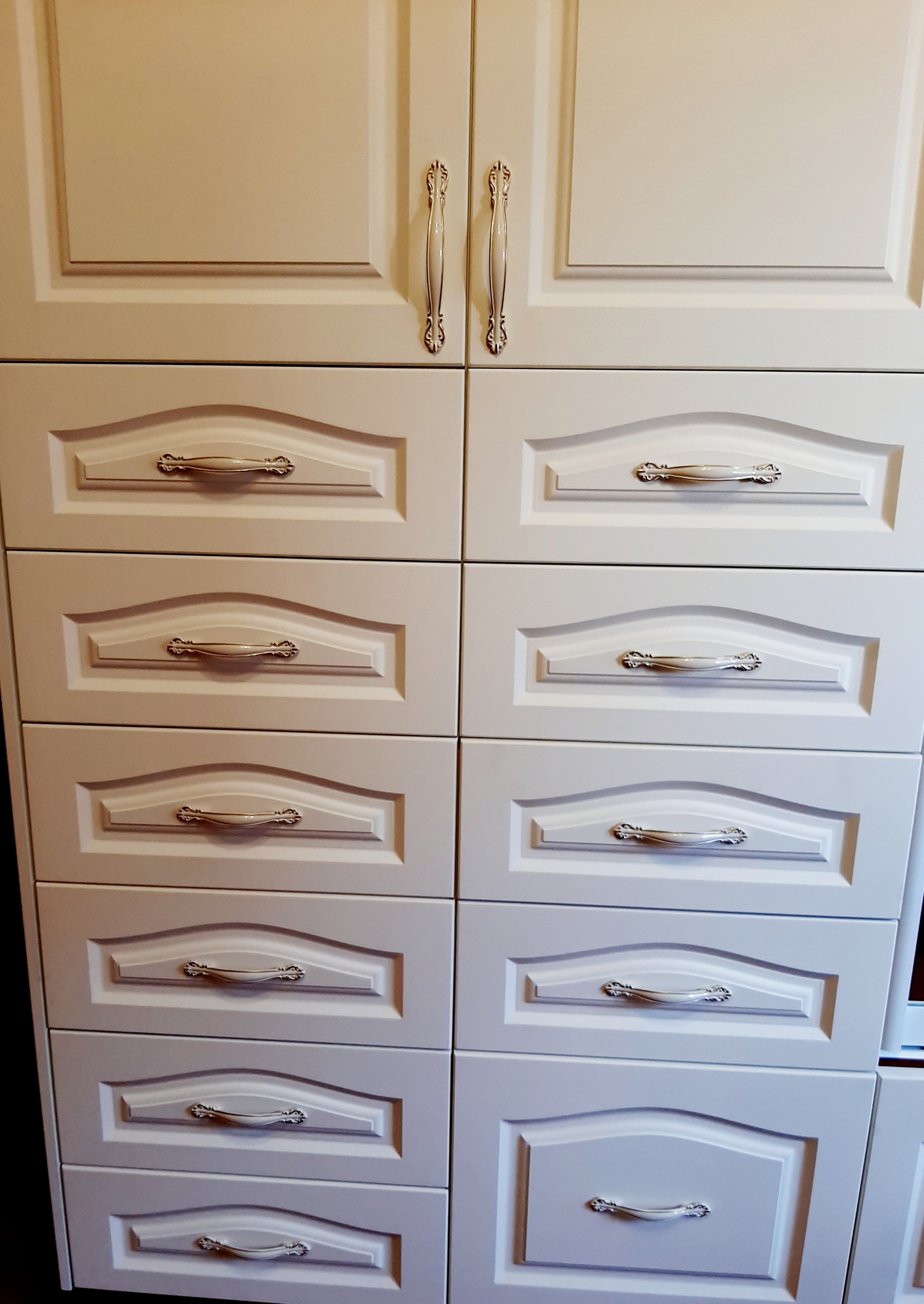 Фотография покупателя товара Ручка-скоба мебельная РС201, м/о 96 мм, белая, с золотой вставкой - Фото 1