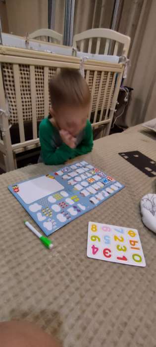 Фотография покупателя товара Магнитная доска «Знания», 44 магнита, 2 × 18 × 25 см - Фото 1