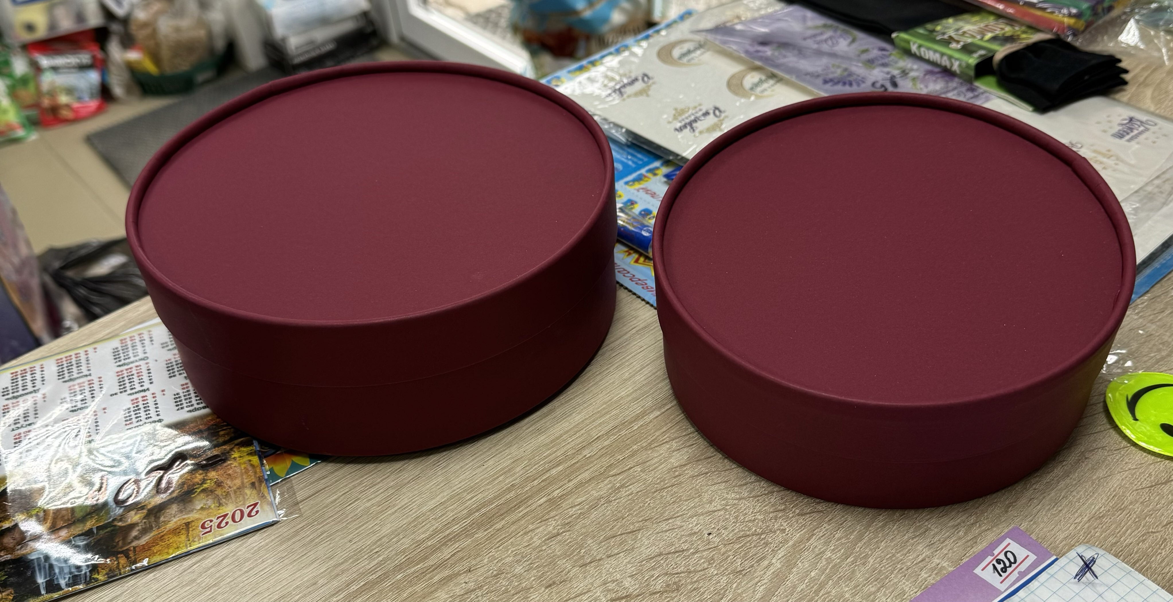 Фотография покупателя товара Коробки подарочные 2 в 1 круглые, завальцованные, без окна, "Фиолетовая", 21 х 7 - 18х6 см - Фото 1