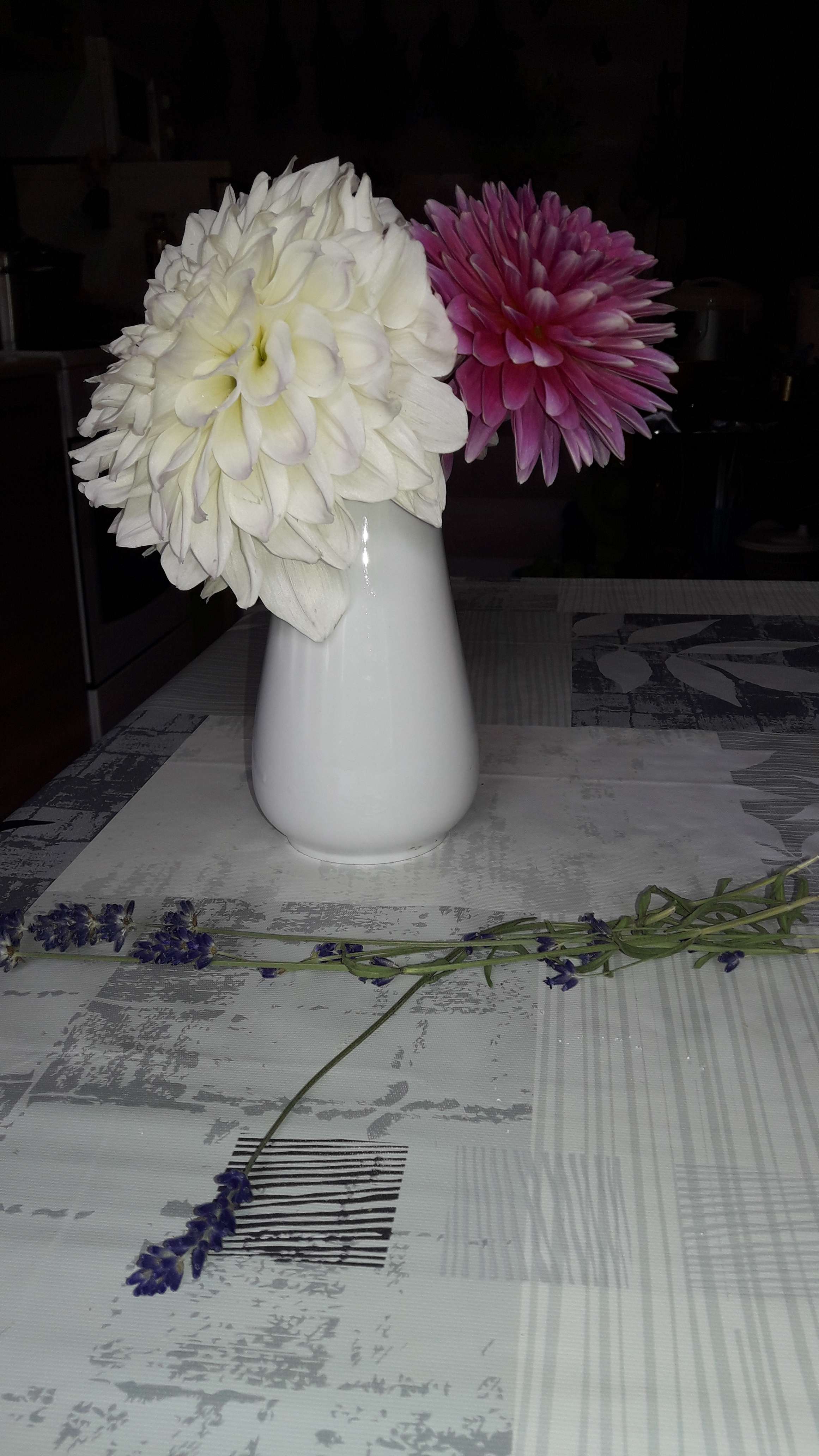 Фотография покупателя товара Ваза цветочная фарфоровая «Бельё.Голубка», 380 мл, d=6 см - Фото 12