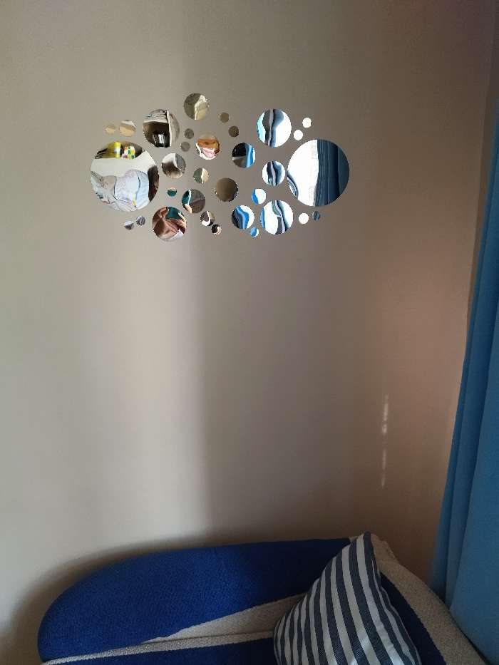 Фотография покупателя товара Наклейки интерьерные "Пузырьки", зеркальные, декор на стену, d от 2 до 15 см, 32 эл - Фото 10