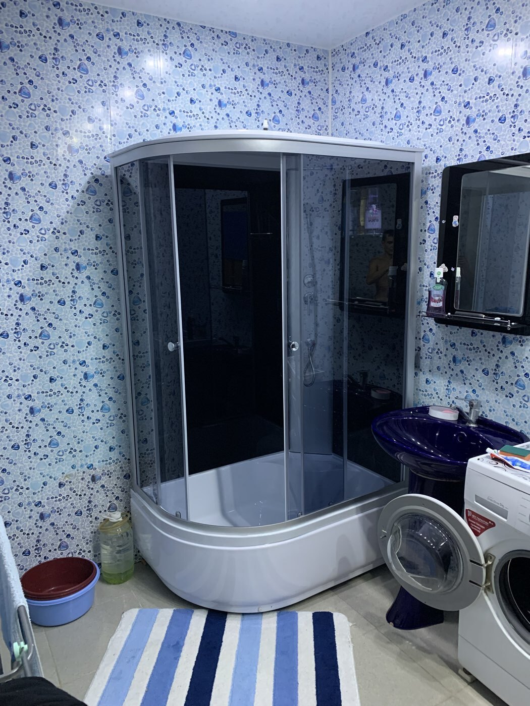 Фотография покупателя товара Душевая кабина Comforty 302R, серое стекло, задняя чёрная стеклянная панель, 120х80х215 см - Фото 10