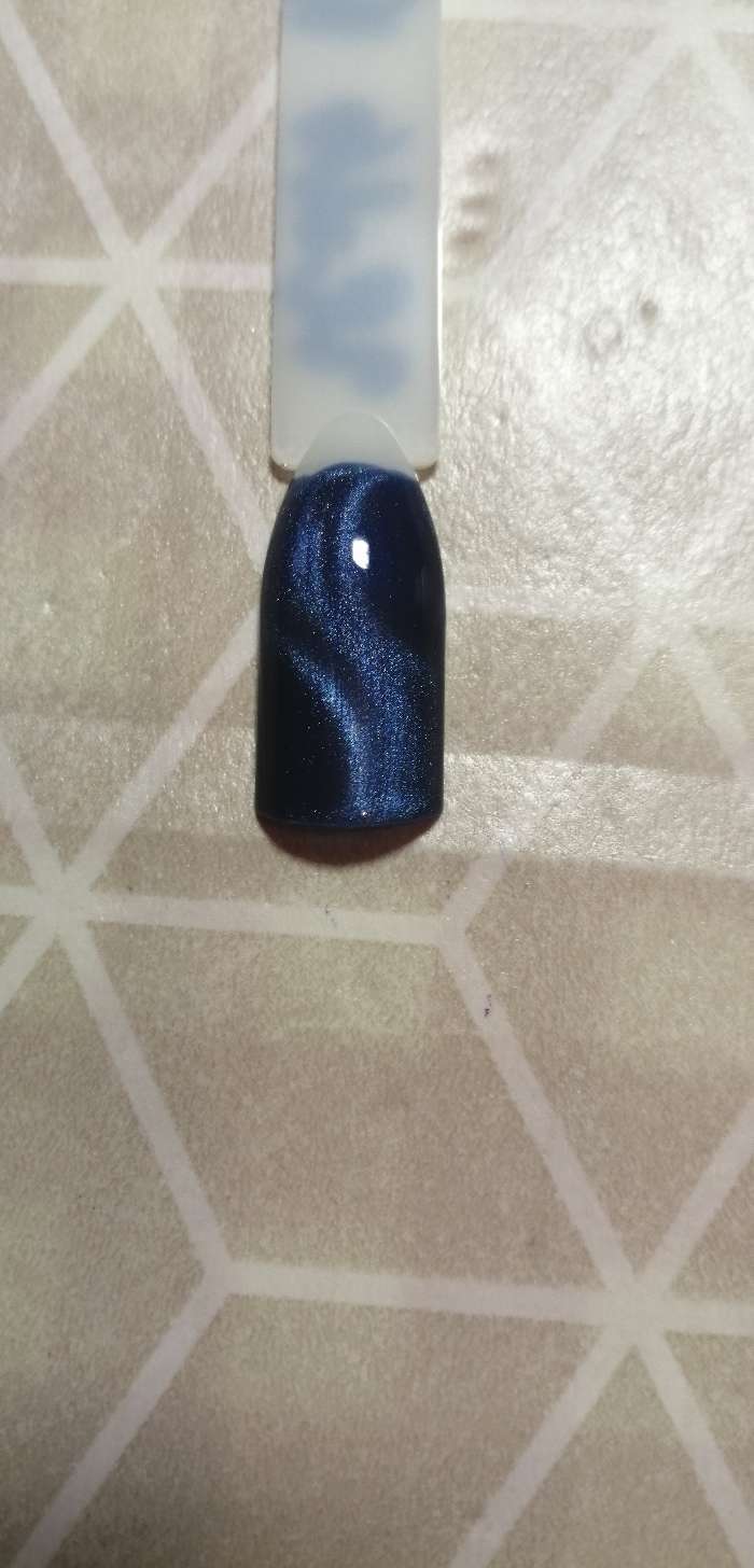 Фотография покупателя товара Гель-лак для ногтей 3D, трёхфазный LED/UV, под магнит, 10мл, цвет 4-004 хамелеон голубо-золотой - Фото 3