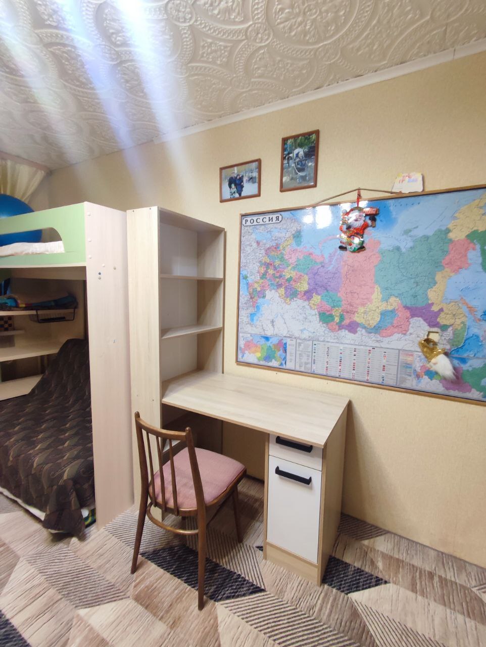Фотография покупателя товара Стол письменный «Клик Мебель. СПЛ - 2», 1150×600×1828 мм, цвет дуб сонома/белый глянец - Фото 2