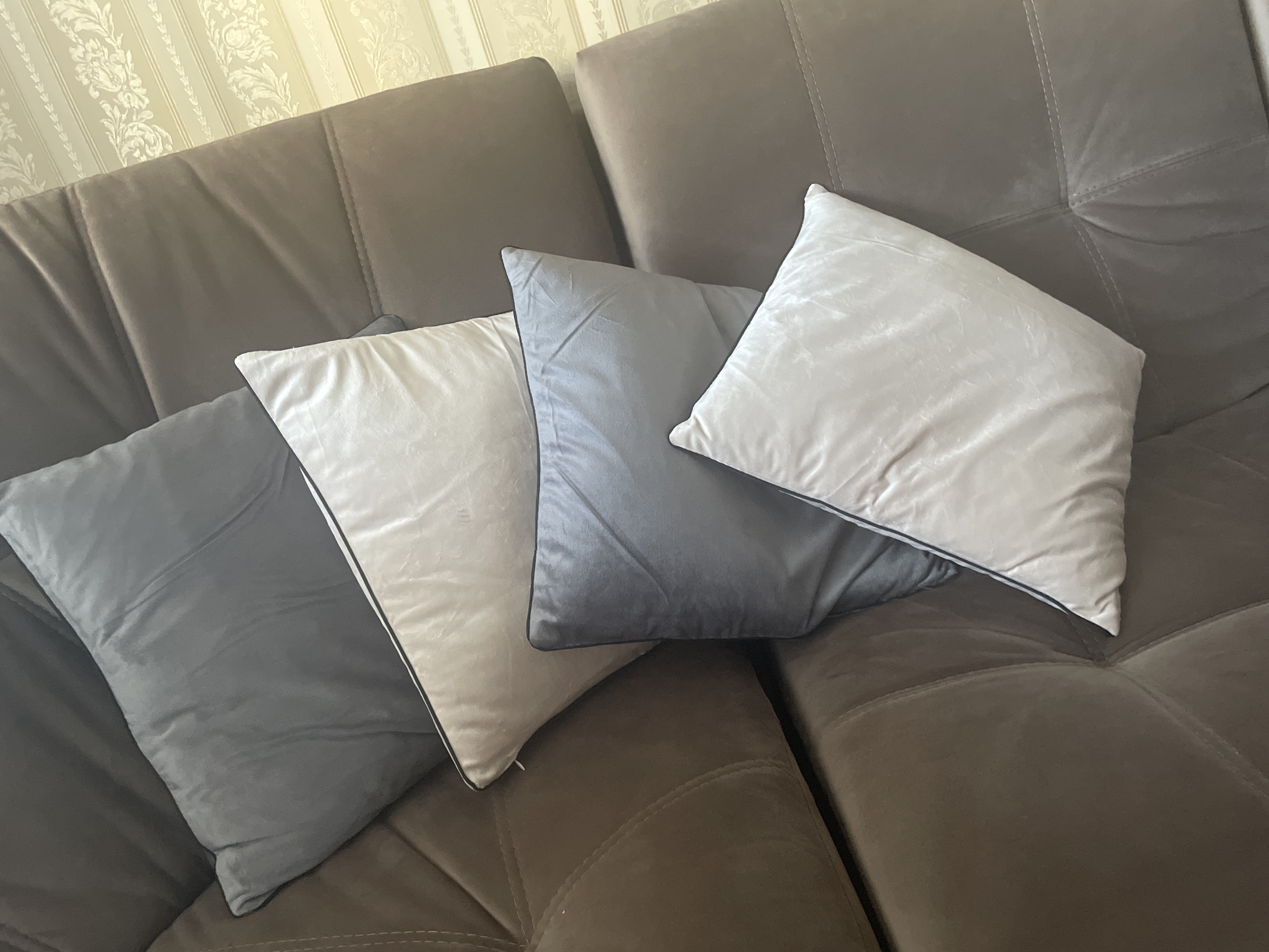 Фотография покупателя товара Наволочка декоративная «Этель. Кант», 45×45, велюр, серая - Фото 1