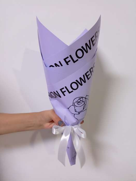 Фотография покупателя товара Пленка для цветов и букетов «Цветы», красная, 57×57 см - Фото 2