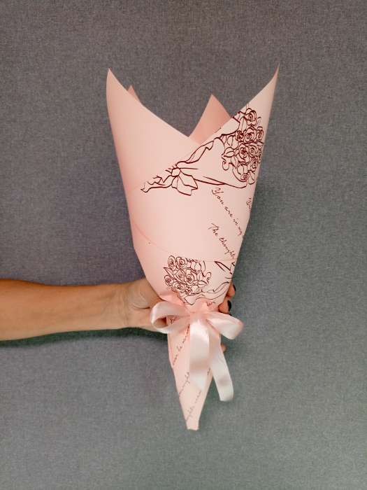 Фотография покупателя товара Пленка для цветов и букетов «Цветы», красная, 57×57 см - Фото 1