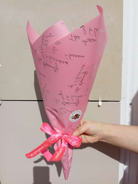 Фотография покупателя товара Пленка для цветов «Красота цветов», матовая, красный, 57 см × 5 м - Фото 1