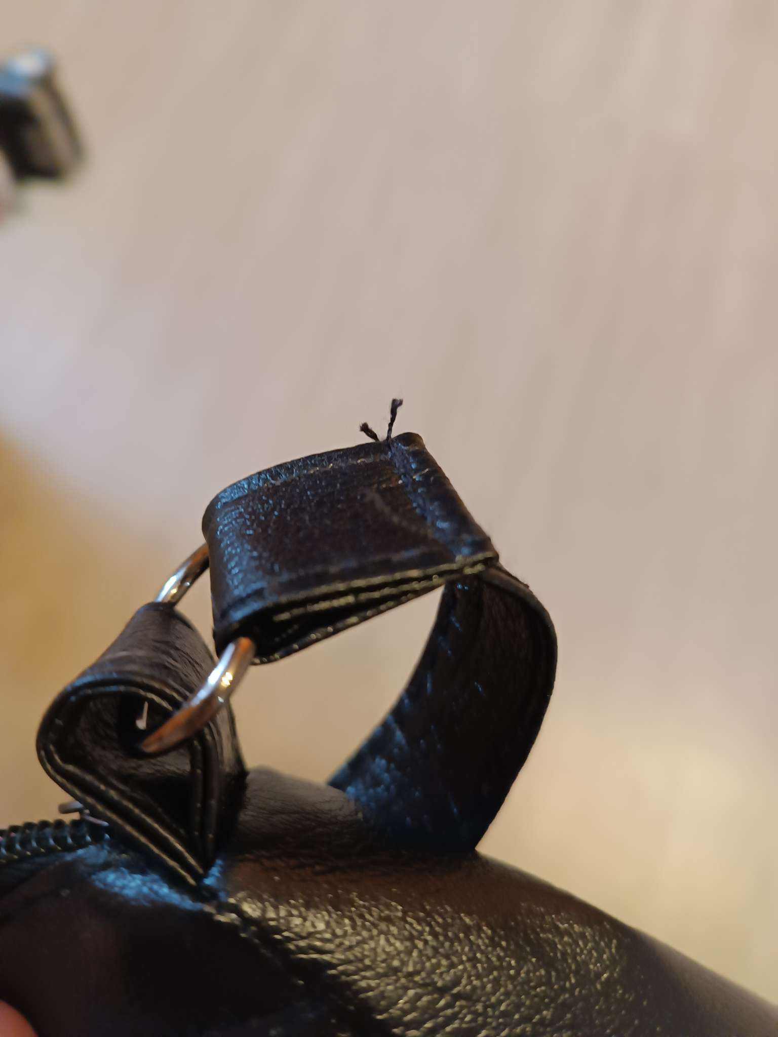 Фотография покупателя товара Сумка женская кросс-боди на молнии, 24×8×18 см, чёрная - Фото 3