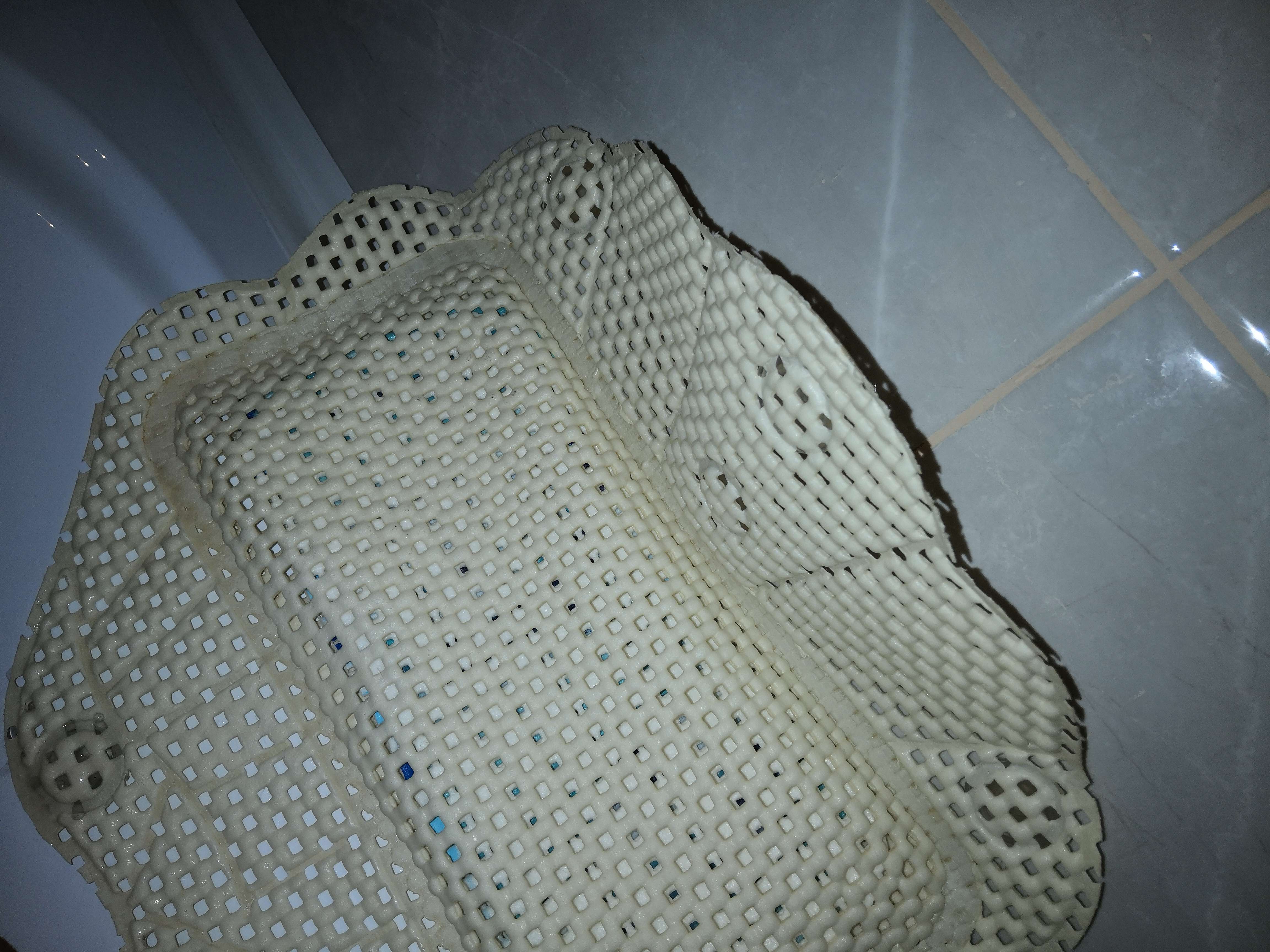 Фотография покупателя товара Подушка для ванны с присосками «Лотос», 33×33 см, цвет МИКС - Фото 4
