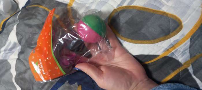 Фотография покупателя товара Игрушка-неваляшка для кошек, с перьями, цвет МИКС - Фото 4