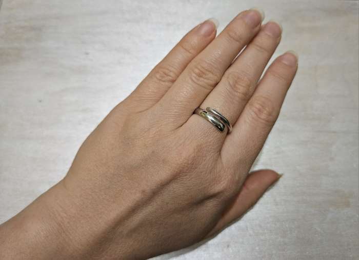 Фотография покупателя товара Кольцо безразмерное «Гладкие линии», цвет золото - Фото 1