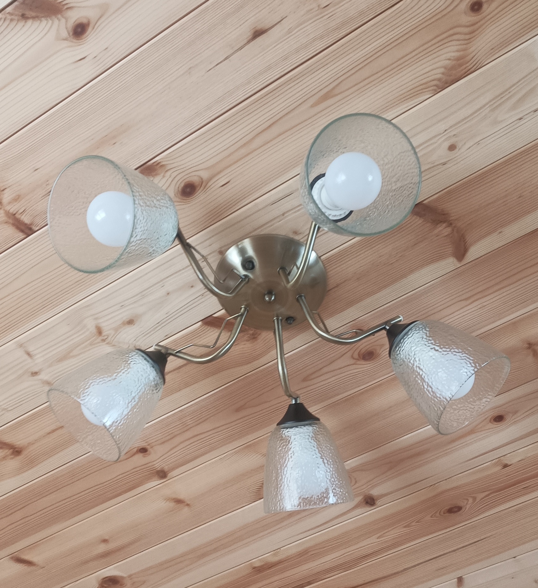 Фотография покупателя товара Люстра «Эсм BayerLuxина» 3хЕ27 40 Вт бронза 47×47×19 см BayerLux - Фото 1