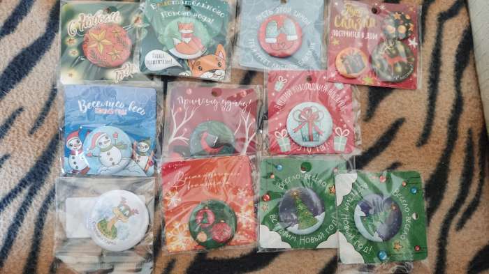 Фотография покупателя товара Значок новогодний закатной d=35 мм «С новым годом» 6.5×6.5 см - Фото 8