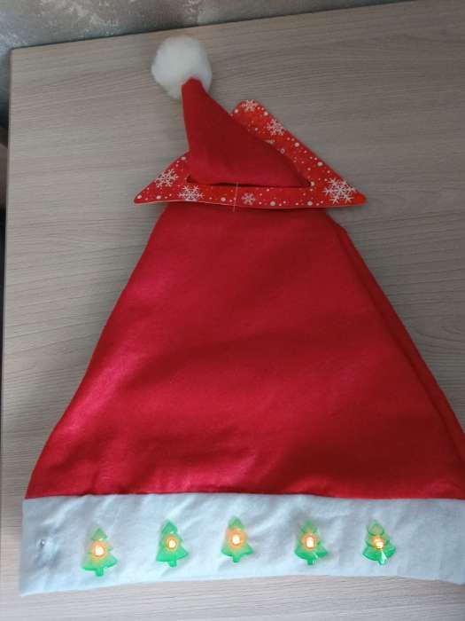 Фотография покупателя товара Колпак новогодний «Ёлки» световой, красный - Фото 1