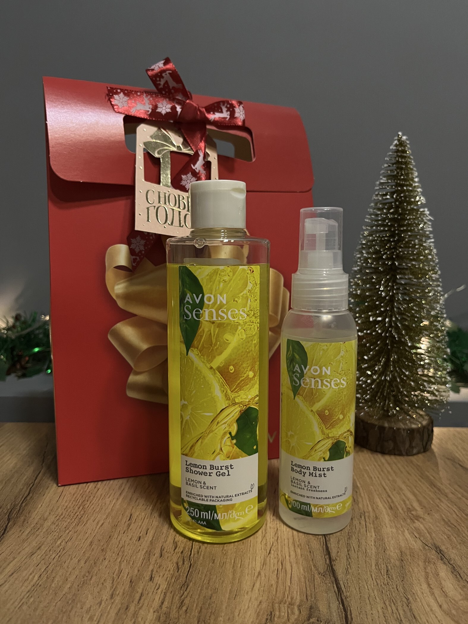 Фотография покупателя товара Лента атласная «Олени», 15 мм, 23±1 м, зелёная - Фото 8