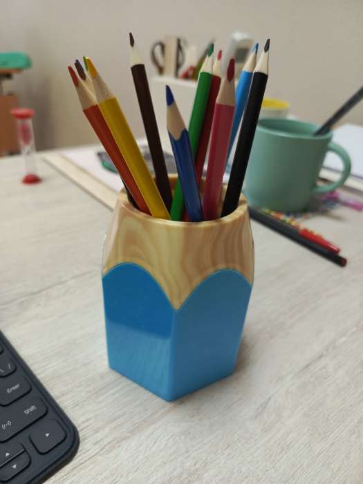 Фотография покупателя товара Подставка для пишущих принадлежностей «Карандаш», пластиковая, МИКС - Фото 1