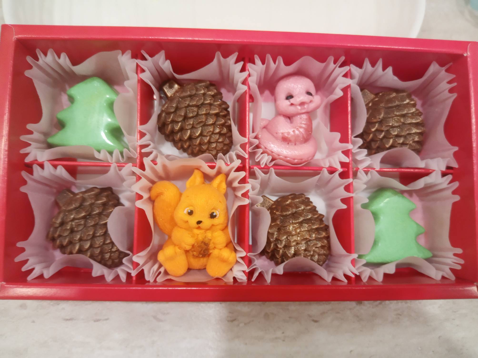 Фотография покупателя товара Коробка под 8 конфет «С Новым годом!», 9.8×17.7×3.5 см - Фото 4