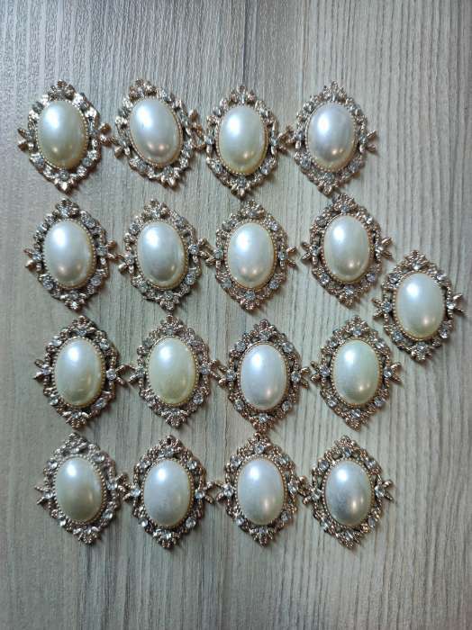 Фотография покупателя товара Декор для творчества пластик, стразы "Жемчужный овал в цветах" набор 10 шт 2,3х3,2 см - Фото 4