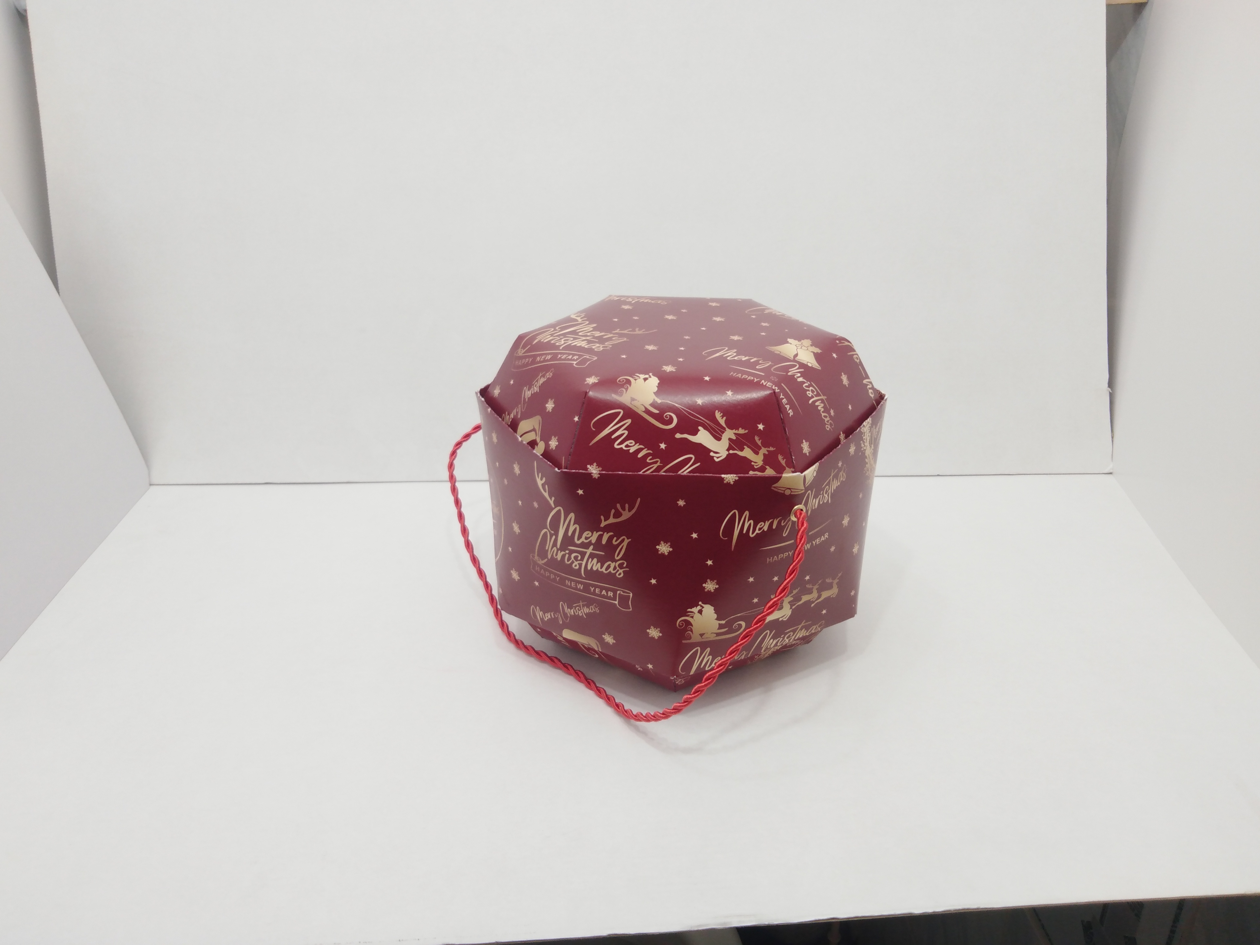 Фотография покупателя товара Бумага упаковочная новогодняя глянцевая «С новым годом!», 70×100 см - Фото 2