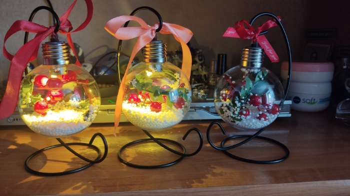 Фотография покупателя товара Ёлочный шар «Новый год», 1 LED, от батареек, свечение тёплое белое - Фото 15