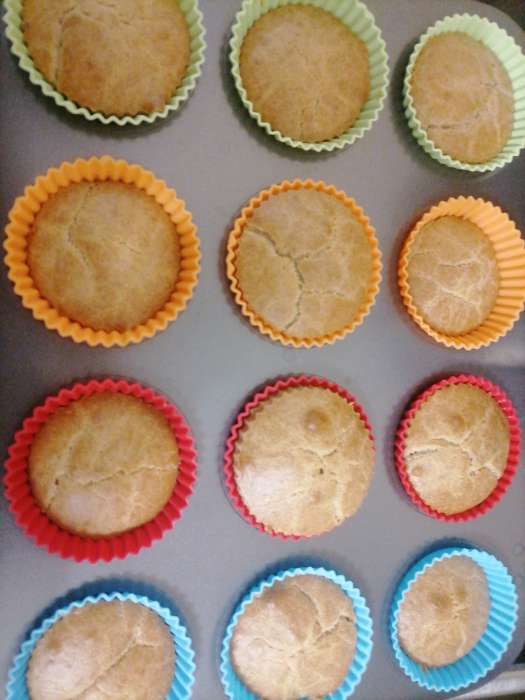 Фотография покупателя товара Форма для выпечки Доляна «Силикон плюс», 35×26.5×2.5 см, 12 ячеек, силиконовые вкладки, антипригарное покрытие, формочки, МИКС - Фото 1