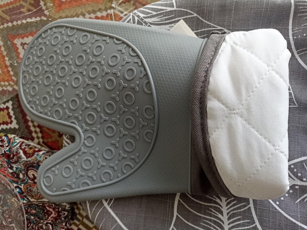 Фотография покупателя товара Варежка Доляна, цв.серый, 18х33 см, 100% п/э, силикон - Фото 1