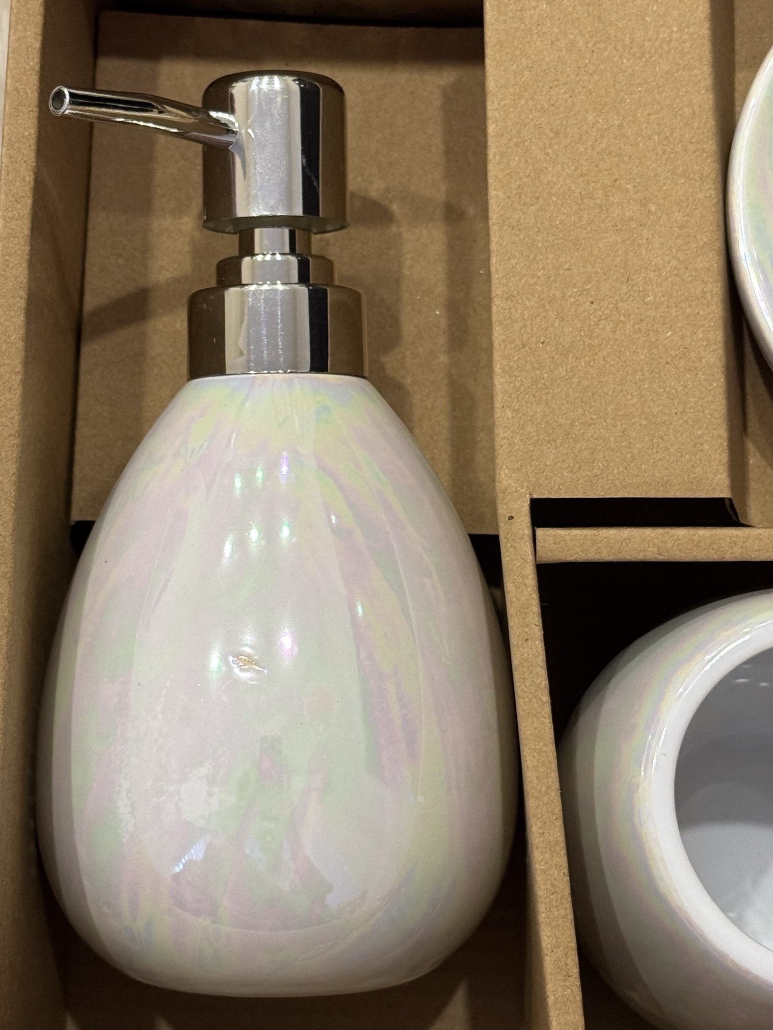 Фотография покупателя товара Аксессуары для ванной Pearl, 4 предмета: мыльница, дозатор для мыла 400 мл, 2 стакана - Фото 2