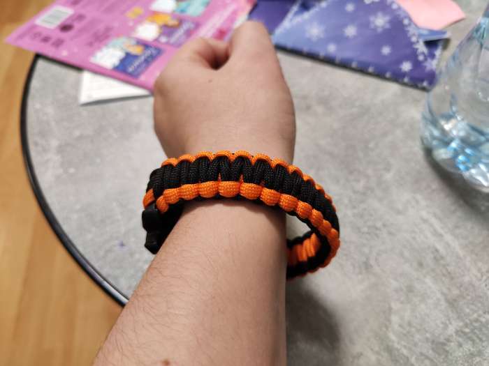 Фотография покупателя товара Браслет для выживания 4в1 (паракорд, компас, свисток, огниво), чёрный - Фото 3