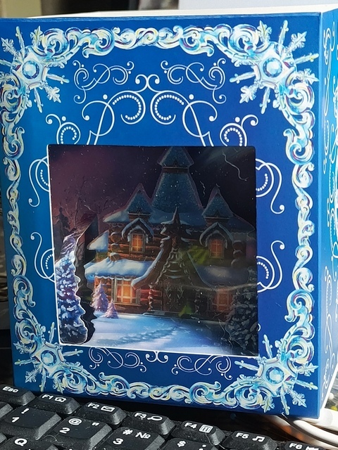 Фотография покупателя товара Подарочная коробка новогодняя складная с 3D эффектом «Сказка», 11×11×13 см - Фото 19