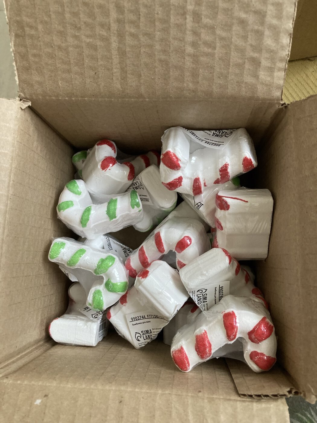 Фотография покупателя товара УЦЕНКА Новогодняя бомбочка для ванны леденец, 100 г - Фото 9