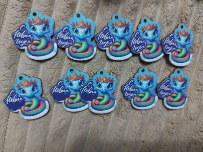 Фотография покупателя товара Бирка-подвеска «Змейка в короне: ёлочная игрушка», заготовка для творчества, 3.9×4.4 см - Фото 3