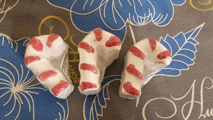 Фотография покупателя товара УЦЕНКА Новогодняя бомбочка для ванны леденец, 100 г - Фото 1