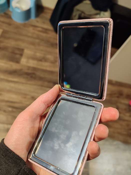 Фотография покупателя товара Зеркало складное «Блеск», 6.3×8.7×1.8 см, цвет серебристый - Фото 1