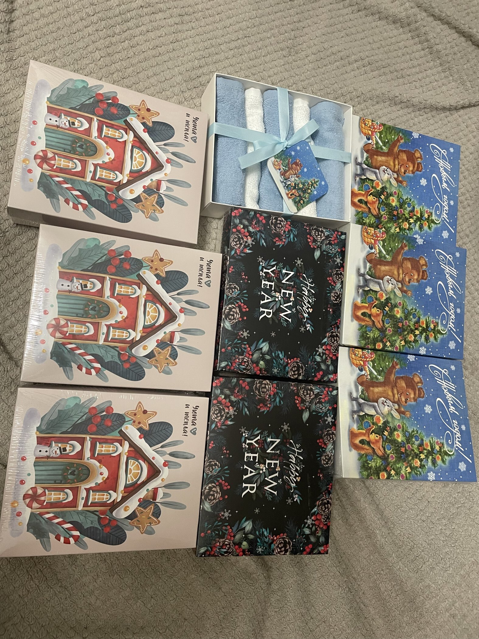 Фотография покупателя товара Набор махровых полотенец Этель «Новогодняя открытка» 30×30 см -5 шт., 100% хл, 340 г/м² - Фото 1