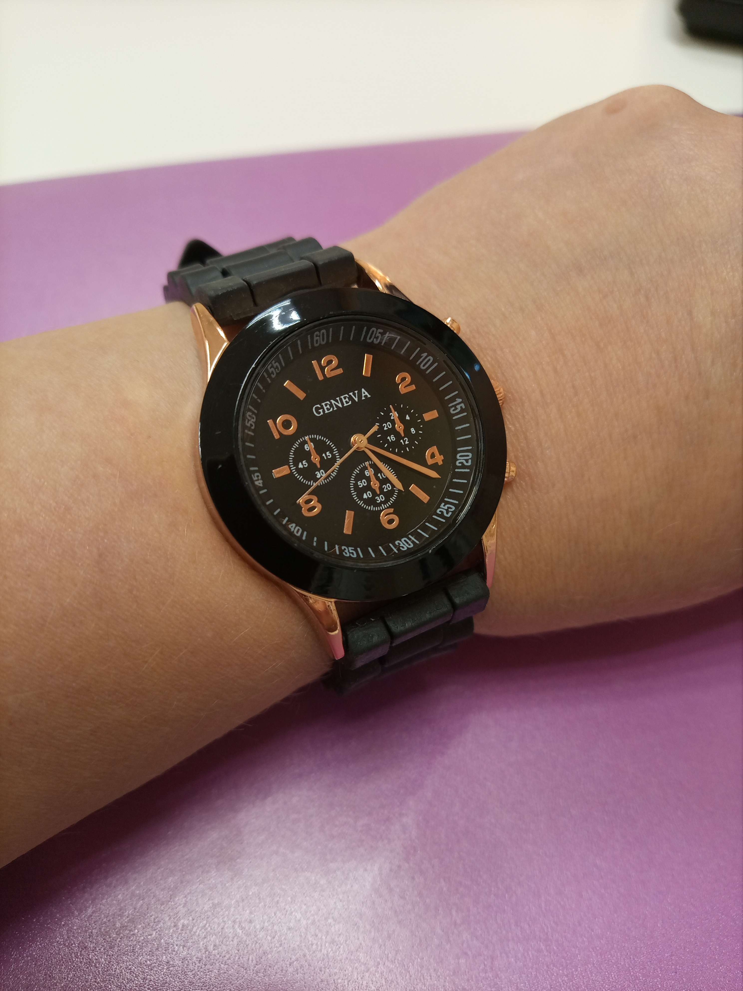 Фотография покупателя товара Часы наручные "Женева", ремешок силикон, d-3.5 см, черные - Фото 1