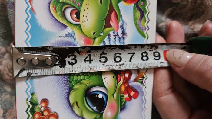 Фотография покупателя товара Подарочная коробка Новогодняя Конфета малая«Сладкая парочка» с игрой, анимацией 9.5×8×12 см - Фото 4