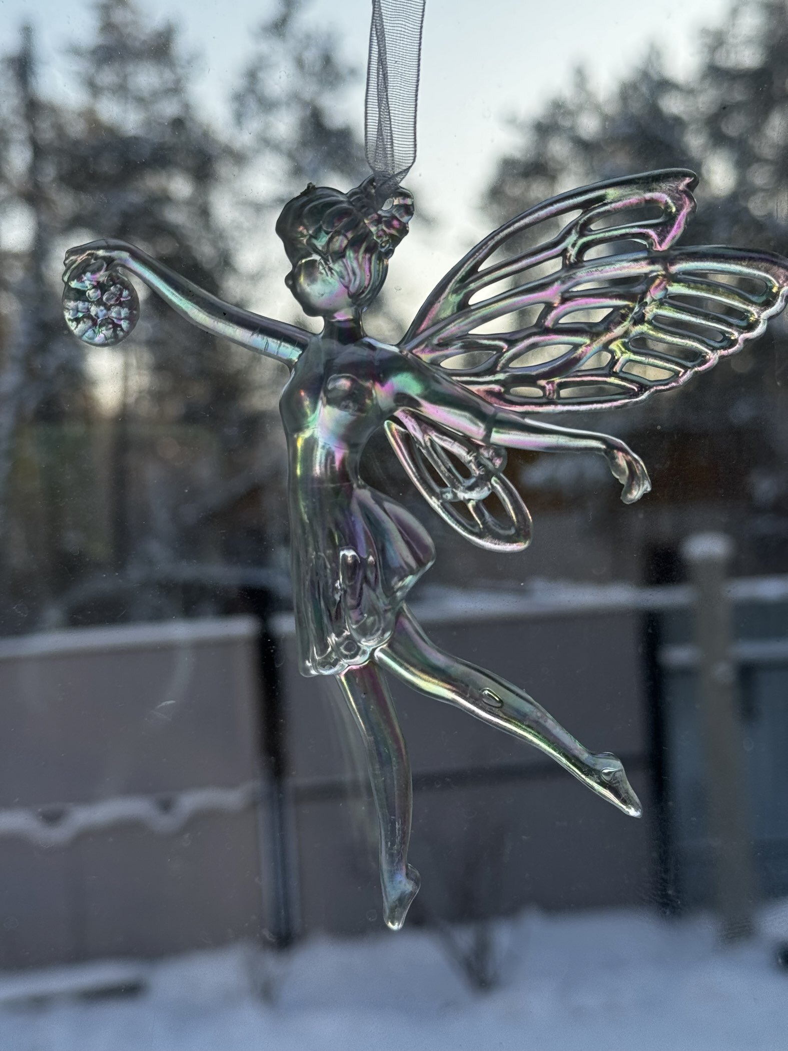 Фотография покупателя товара Ёлочная игрушка «Зимнее волшебство. Фея с шариком», 12×11.5 см, белый перелив - Фото 2